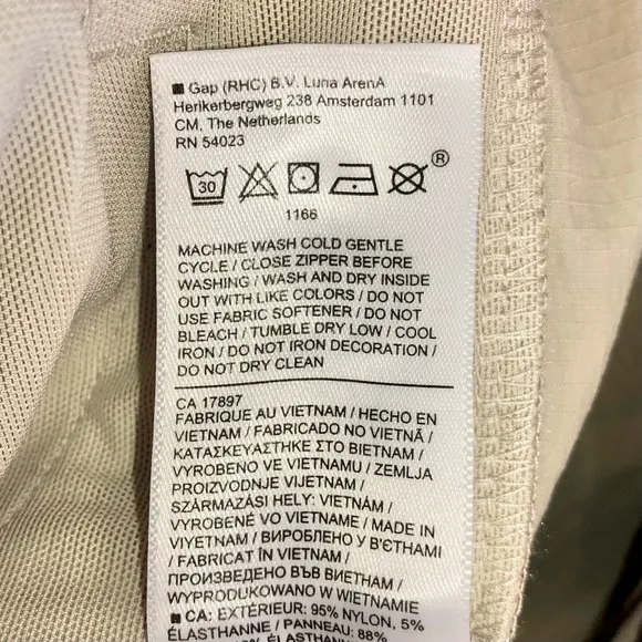 Athleta Beige Trekkie North Abrasion Resistant UPF 50  Performance Shorts