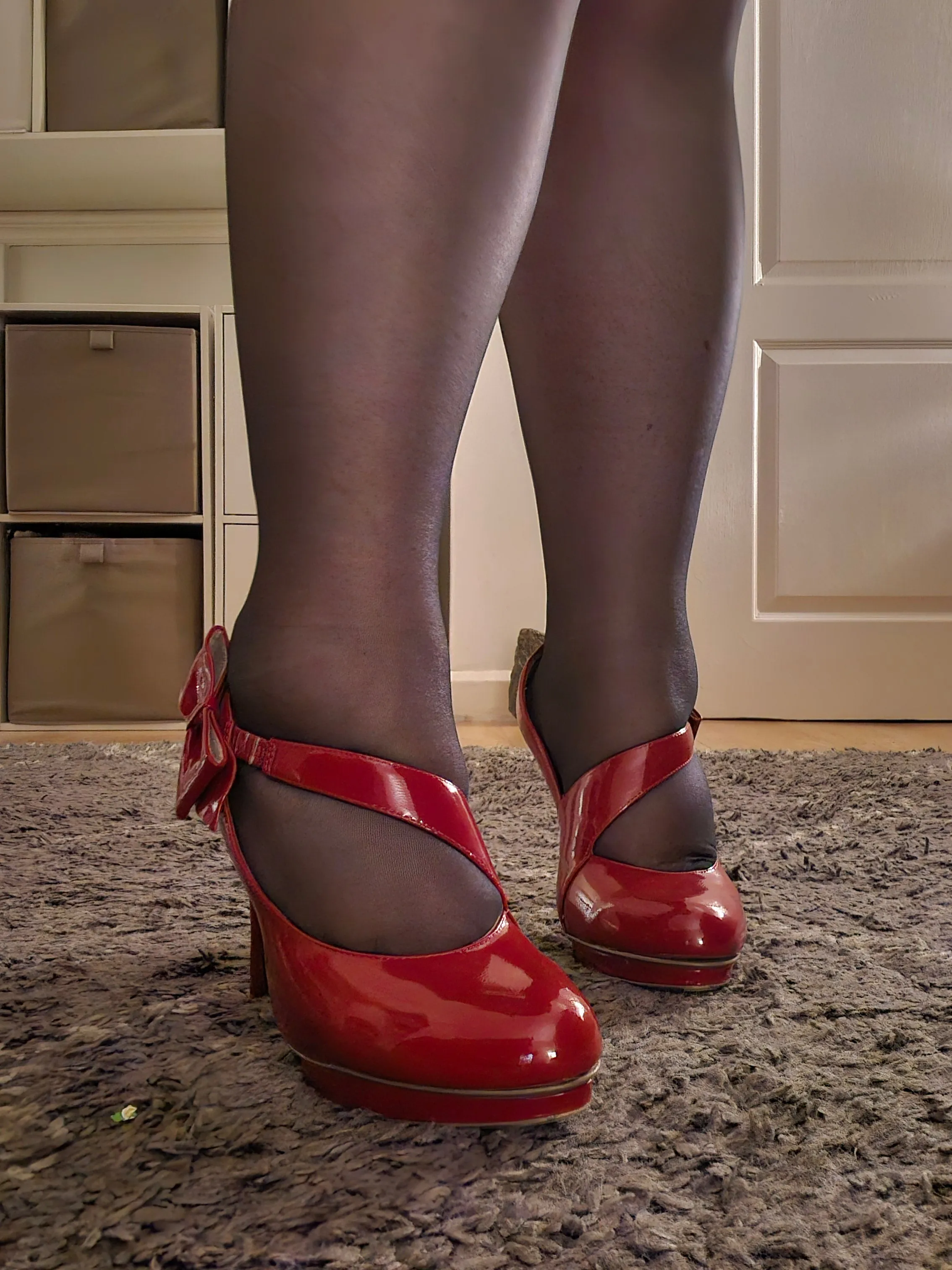 Patent Mary Jane Red Pumps / UK6