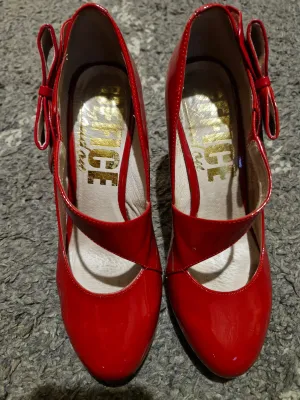 Patent Mary Jane Red Pumps / UK6
